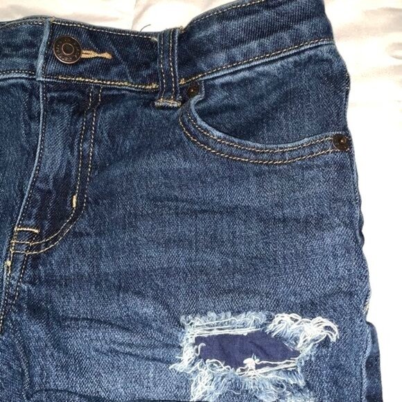 Cat & Jack L 10/12 Girls Distressed Denim Shorts With Frayed Hem - Picture 4 of 6